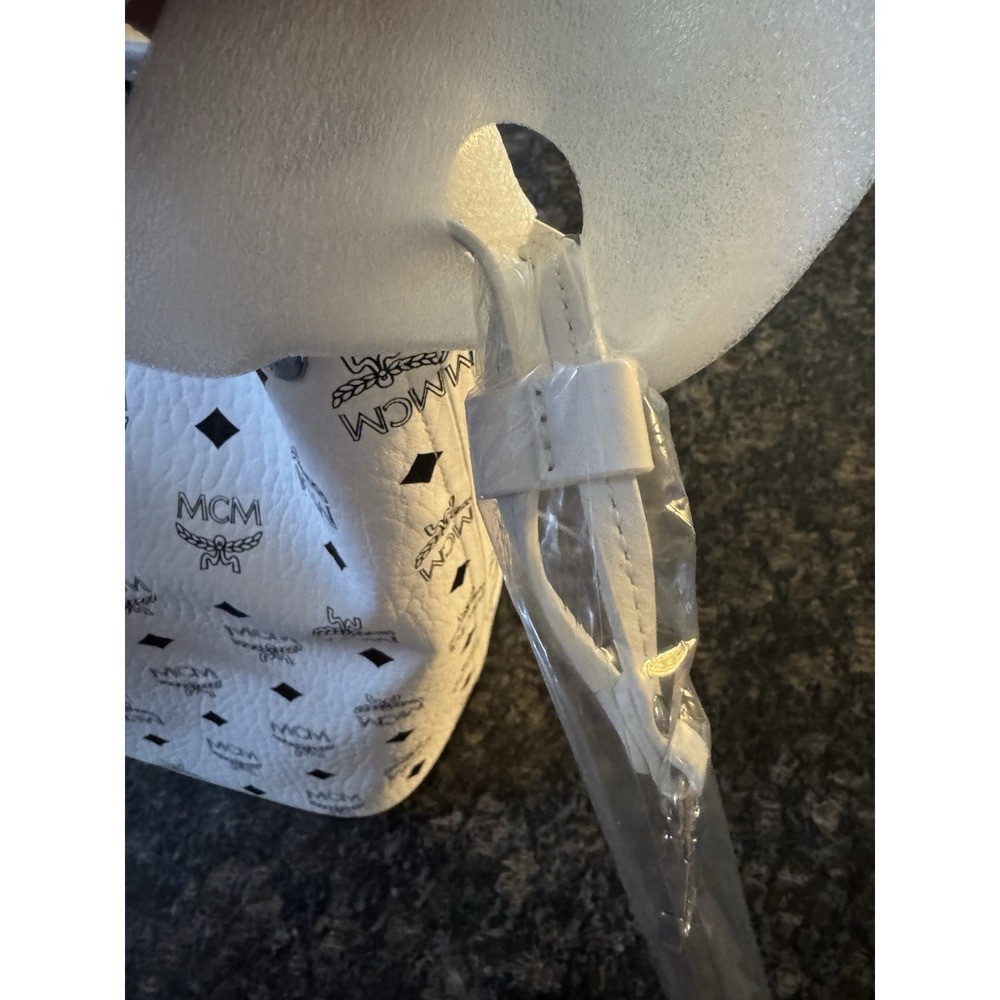 White Reversible MCM Liz Shopper In Medium Visetos - Picture 7 of 16